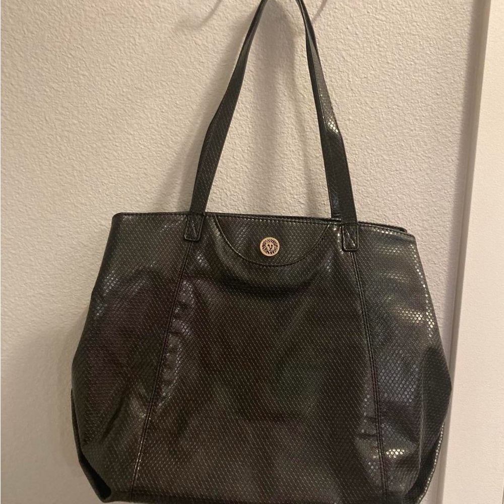Anne Klein classy black shoulder / tote bag.